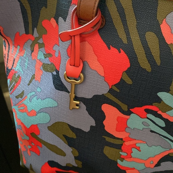 NWOT~2 PC.~FOSSIL Rachel multi~color Coated Canvas with Leather Trim and Straps - Picture 13 of 13